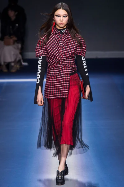 Look 27